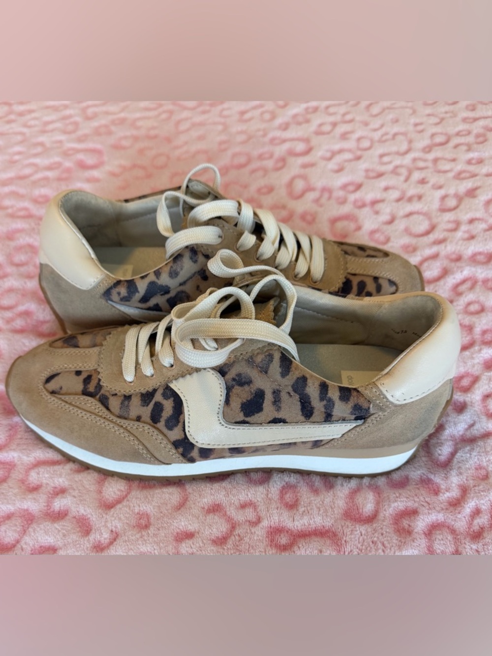Dolce Vita Beige Leopard Print Tan Sneakers
Women’s Size: 7.5 - Picture 6 of 10